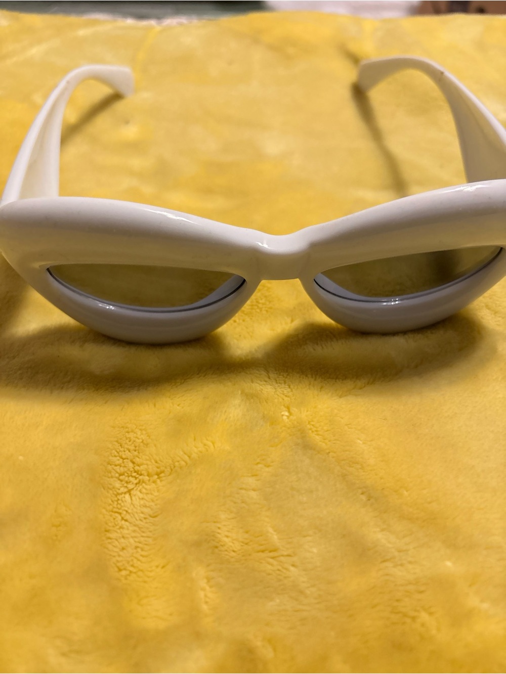 White Fashion Cat-Eye Sunglasses - Unbranded